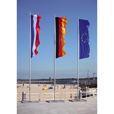 Euro-Masten Fahnenmast mit Leinenführung aussen