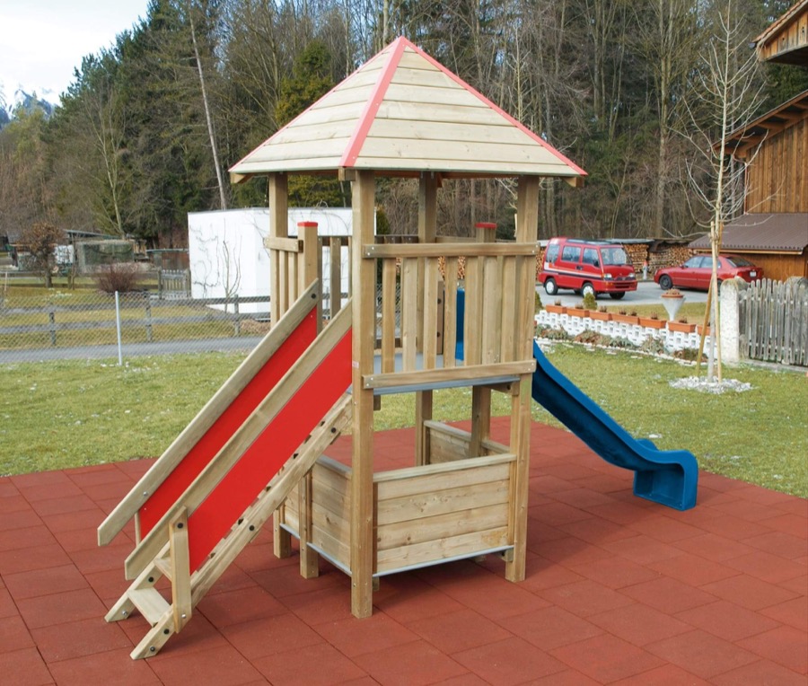 Quadro-Turm mit Spielhaus