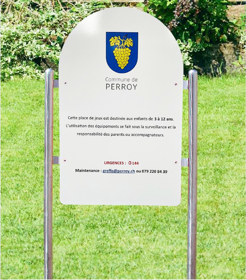 Informationstafel mit zwei bedruckten Aluminiumplatten