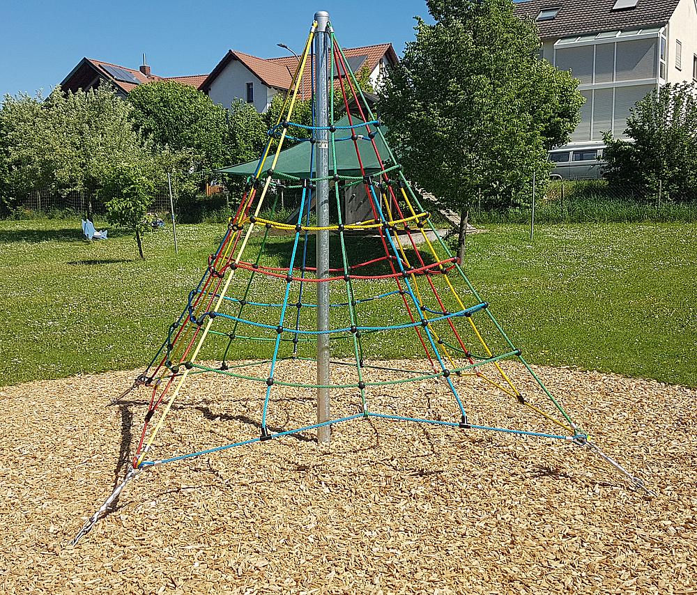 Kletterpyramide 300