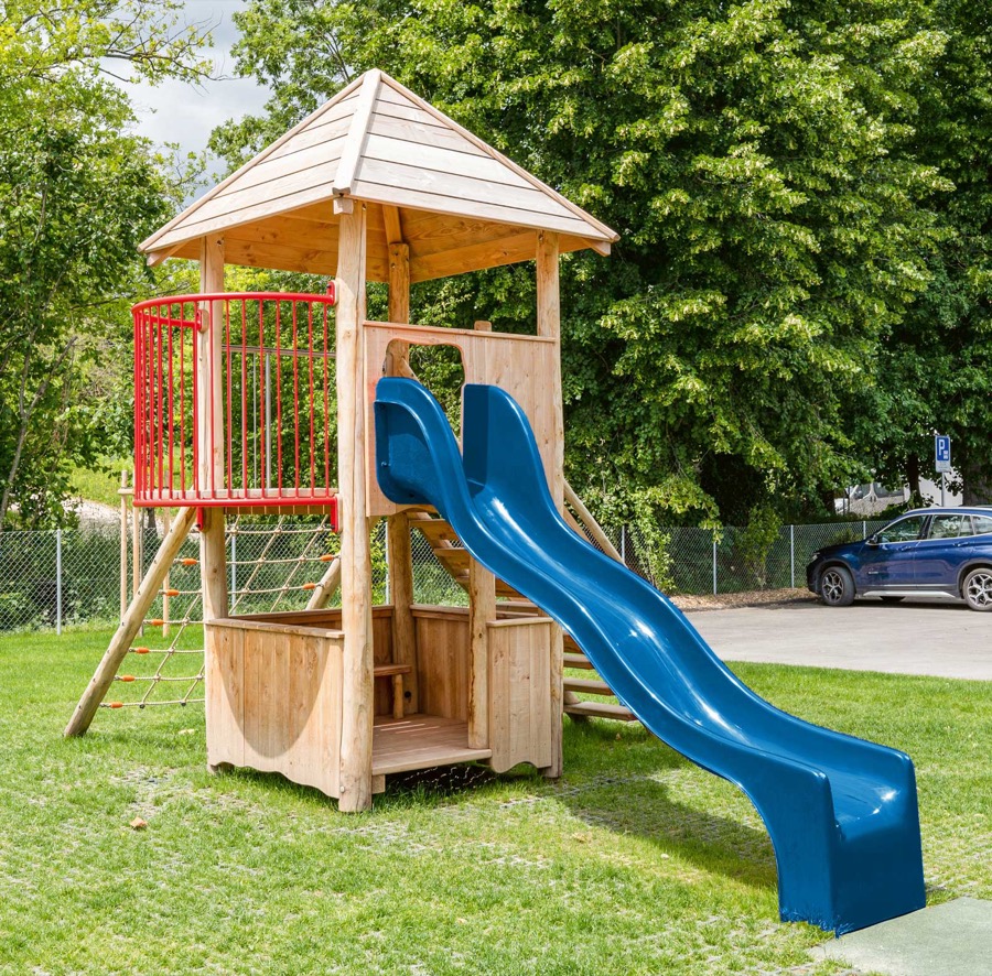 Spielturm Weissbad aus Edelkastanie