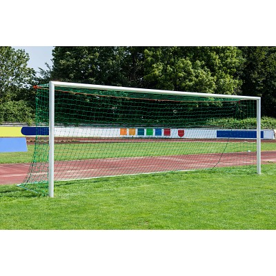 Sport-Thieme Grossfeld-Fußballtor in Bodenhülsen stehend, mit SimplyFix Netzbefestigung, weiss