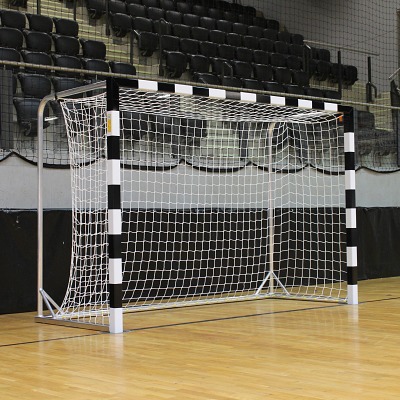 Handballtor mit beklebtem Torrahmen