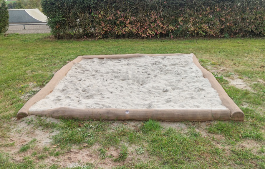 Sandkasten Rundholz 3x3m