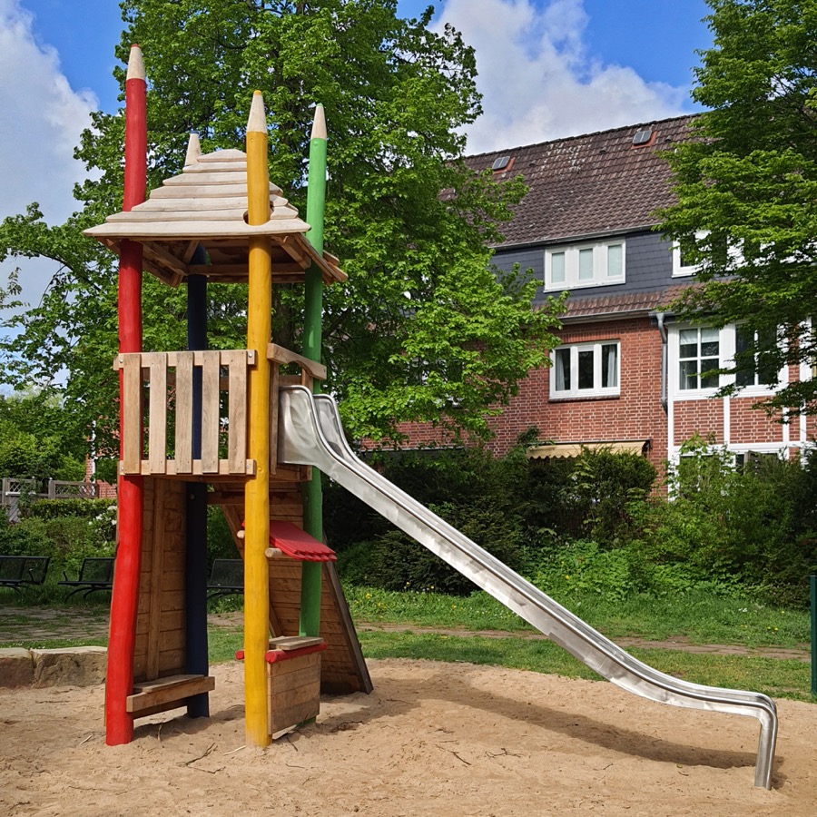 Spielturm Buntstifte