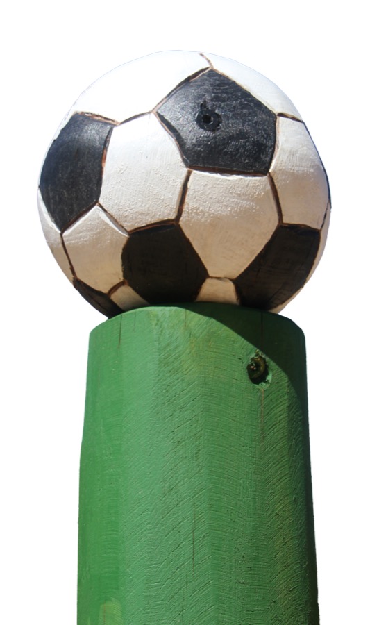 Pfostenkopf/Schnitzfigur Fußball -