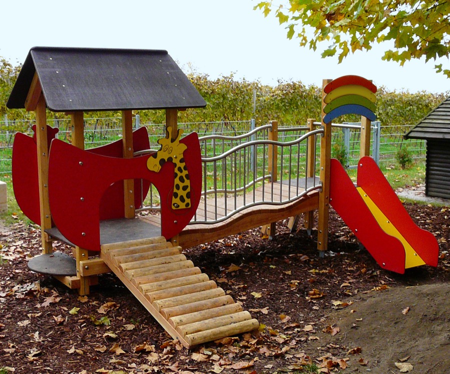 Minispielanlage Arche Noah mit Wellenbrücke