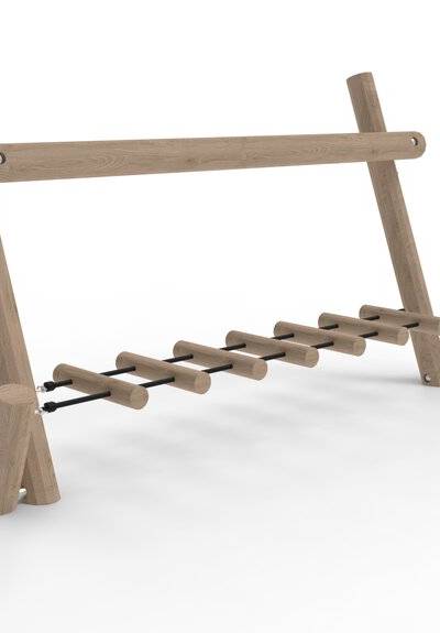 Balancierbrücke mit Rundholztritten