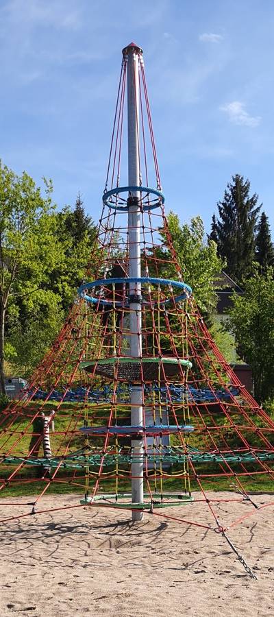 Dino-Pyramide -