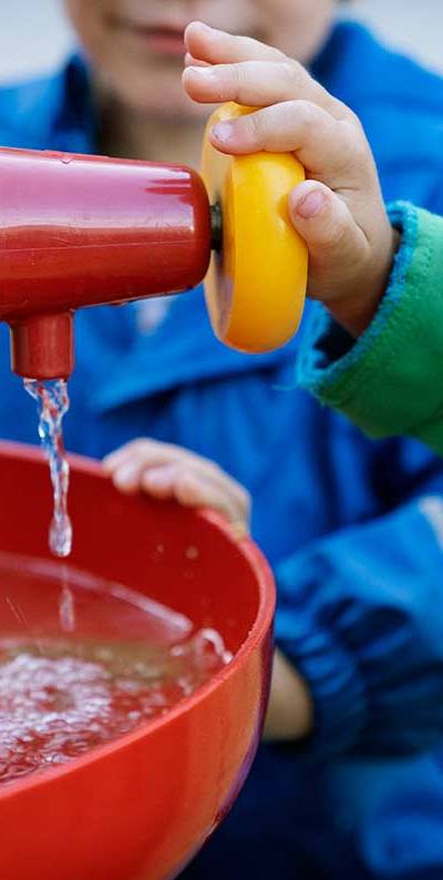 KOMPAN Wasserfall mit Sandtisch