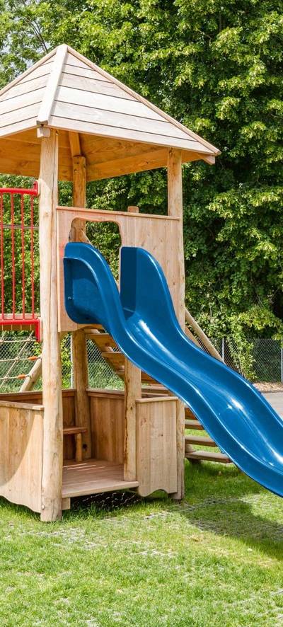 Spielturm Weissbad aus Edelkastanie