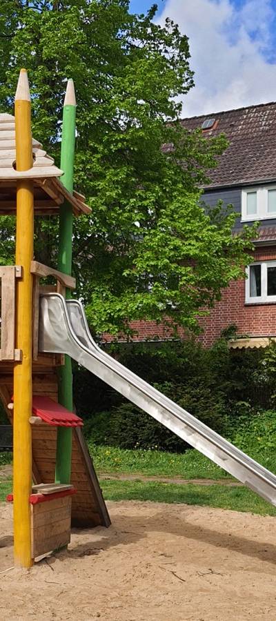 Spielturm Buntstifte